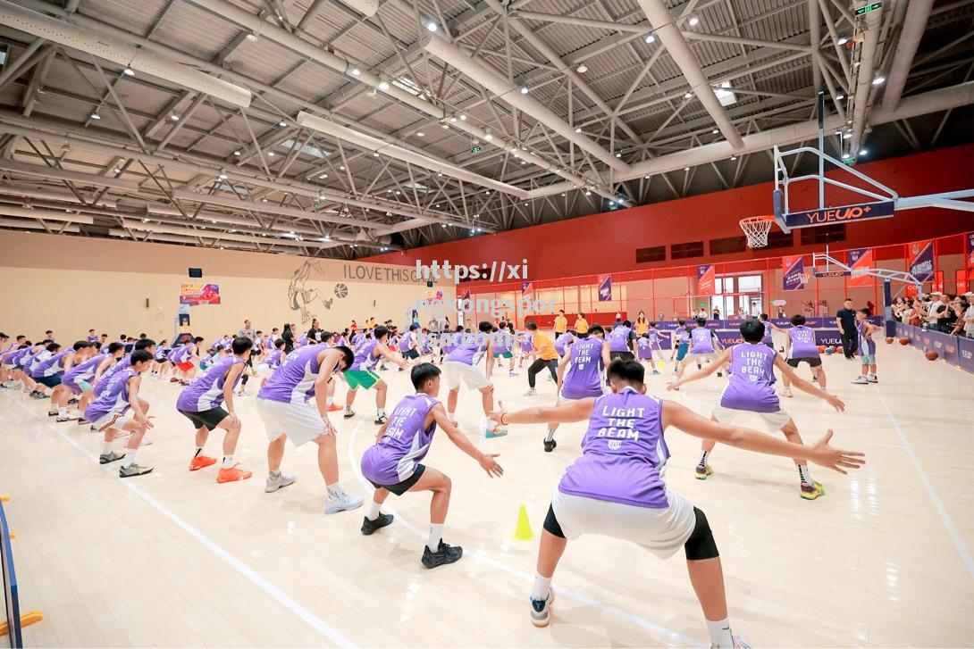 星空体育-落地友城大会成果 NBA萨克拉门托国王队教练团来渝开展国际青少年篮球文化交流